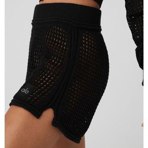ALO open knit high waist- Chase the sun short XS brand new with tags